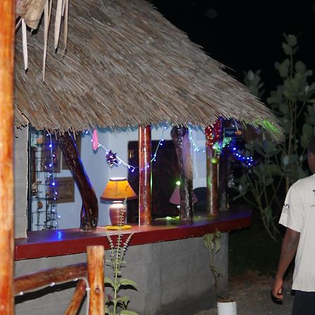 Voi Tausa Tsavo Eco Lodge מראה חיצוני תמונה