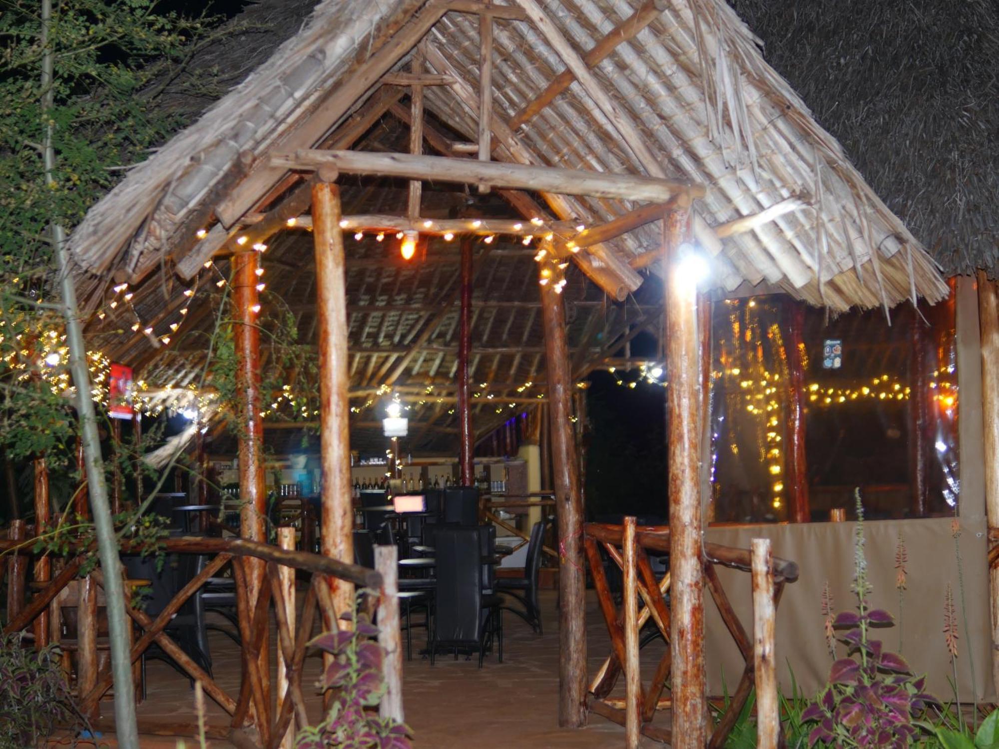 Voi Tausa Tsavo Eco Lodge מראה חיצוני תמונה