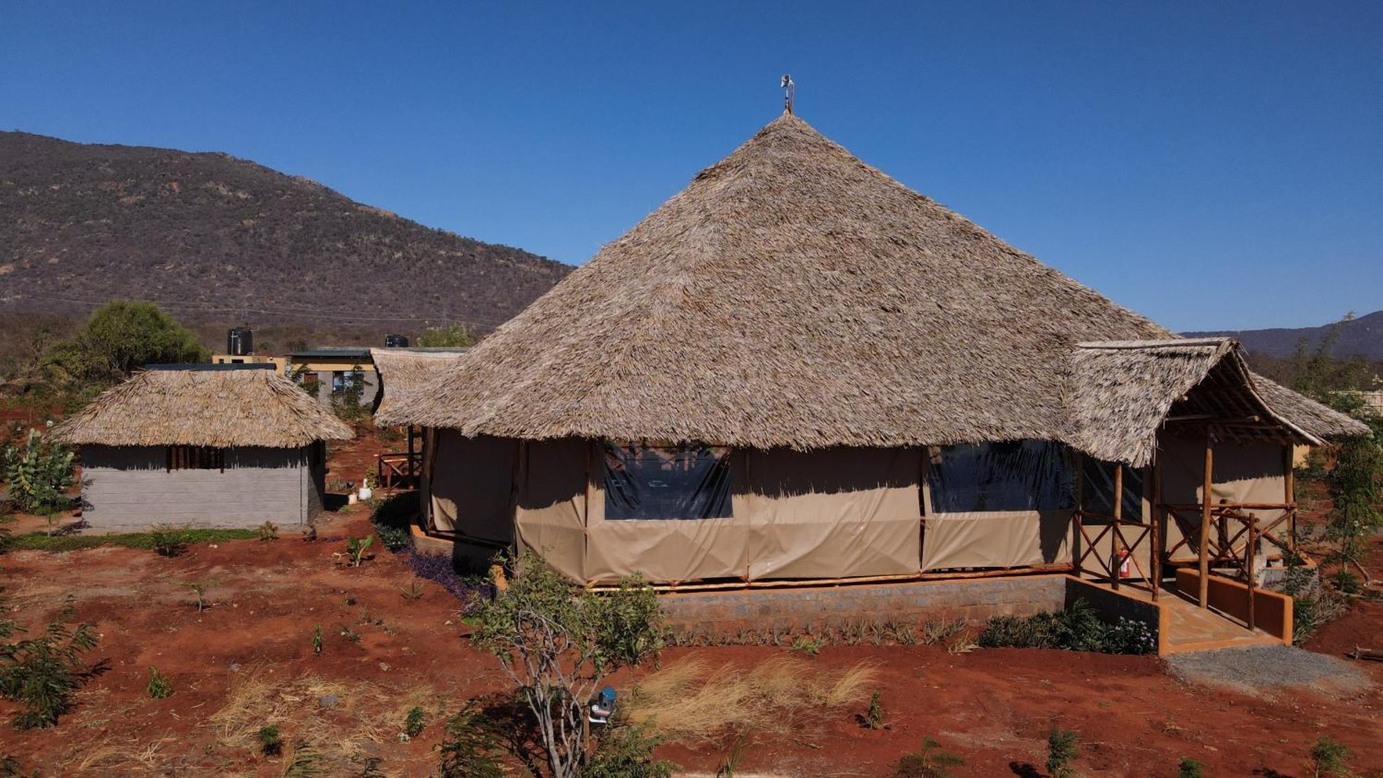 Voi Tausa Tsavo Eco Lodge מראה חיצוני תמונה